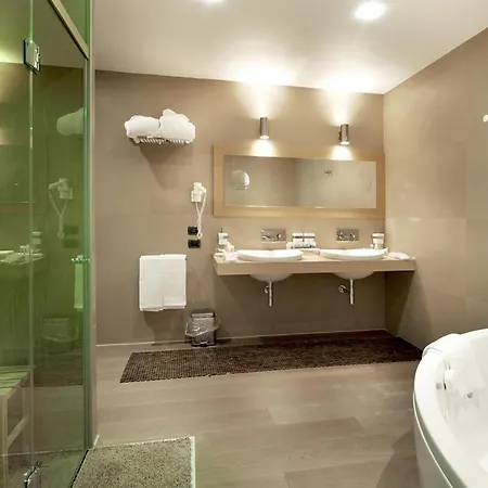 地中海皇宫酒店 4*