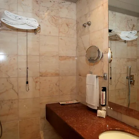 地中海皇宫酒店 4*