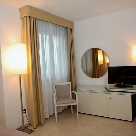 地中海皇宫酒店 4* 拉古萨