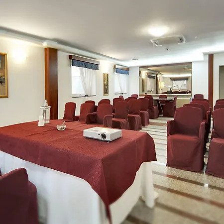 地中海皇宫酒店 酒店 4*