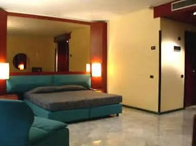 Mediterraneo Palace Hotel 4*